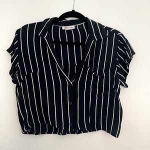 Billabong size M navy and white crop top
